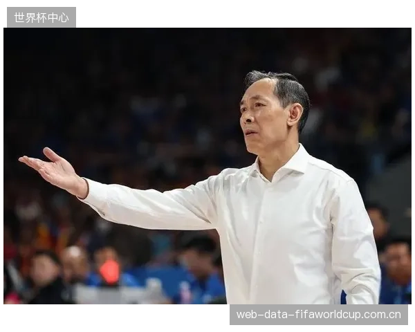 许利民指导整合现有阵容,周琦用顶级护框能力支撑北京队防守。 许利民指导整合现有阵容,周琦用顶级护框能力支撑北京队防守。